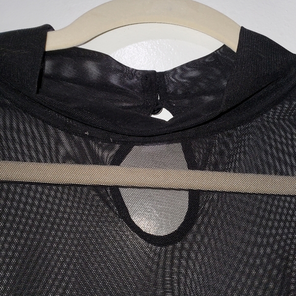 NWT Torrid Cropped Sheer Blouse Plus Size 5x Black - Picture 2 of 4